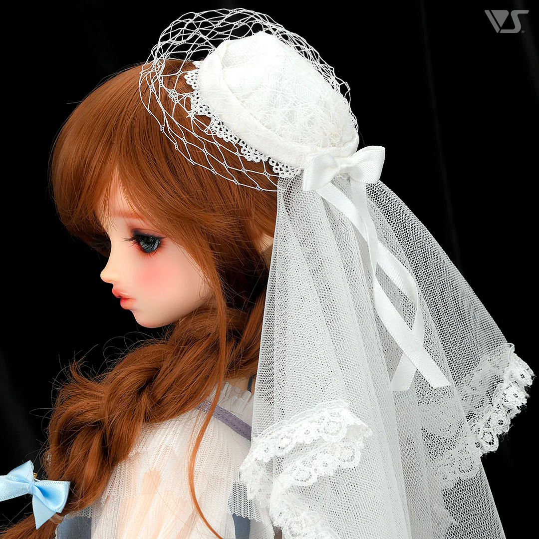 Cocktail Hat (White / Long Tulle) - Image 4