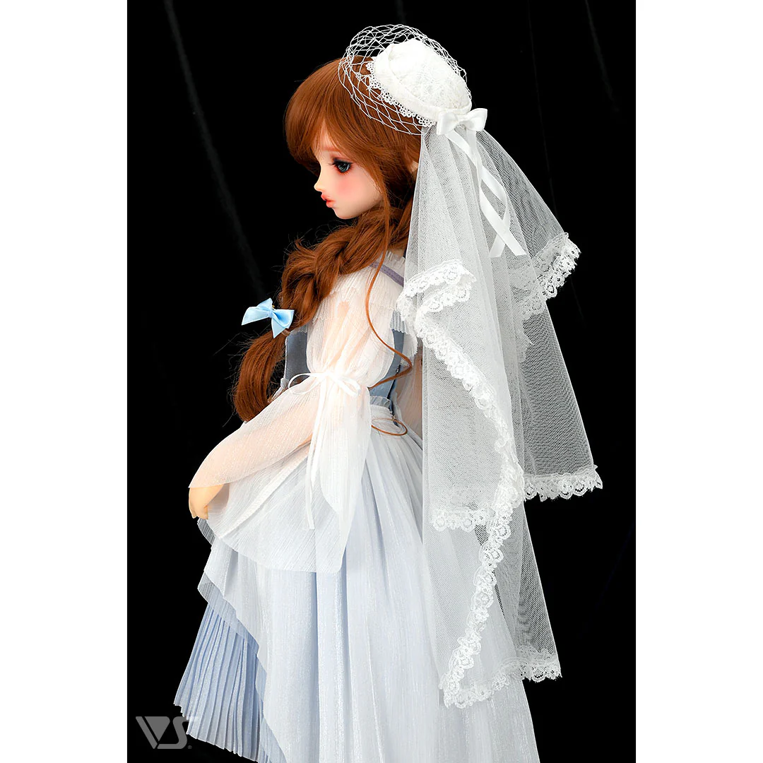 Cocktail Hat (White / Long Tulle) - Image 5
