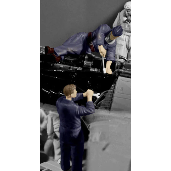 1/32 Ta 152 H-1 Engine Maintenance Set - Image 2
